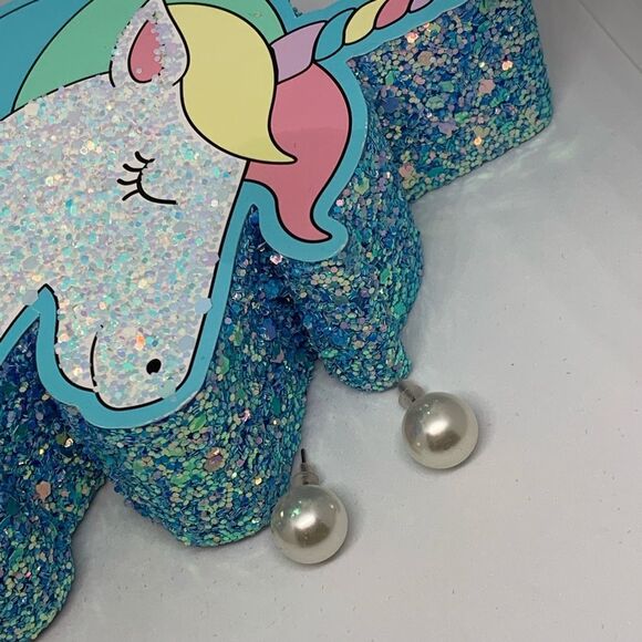 White Pearl Earrings - Picture 3 of 4